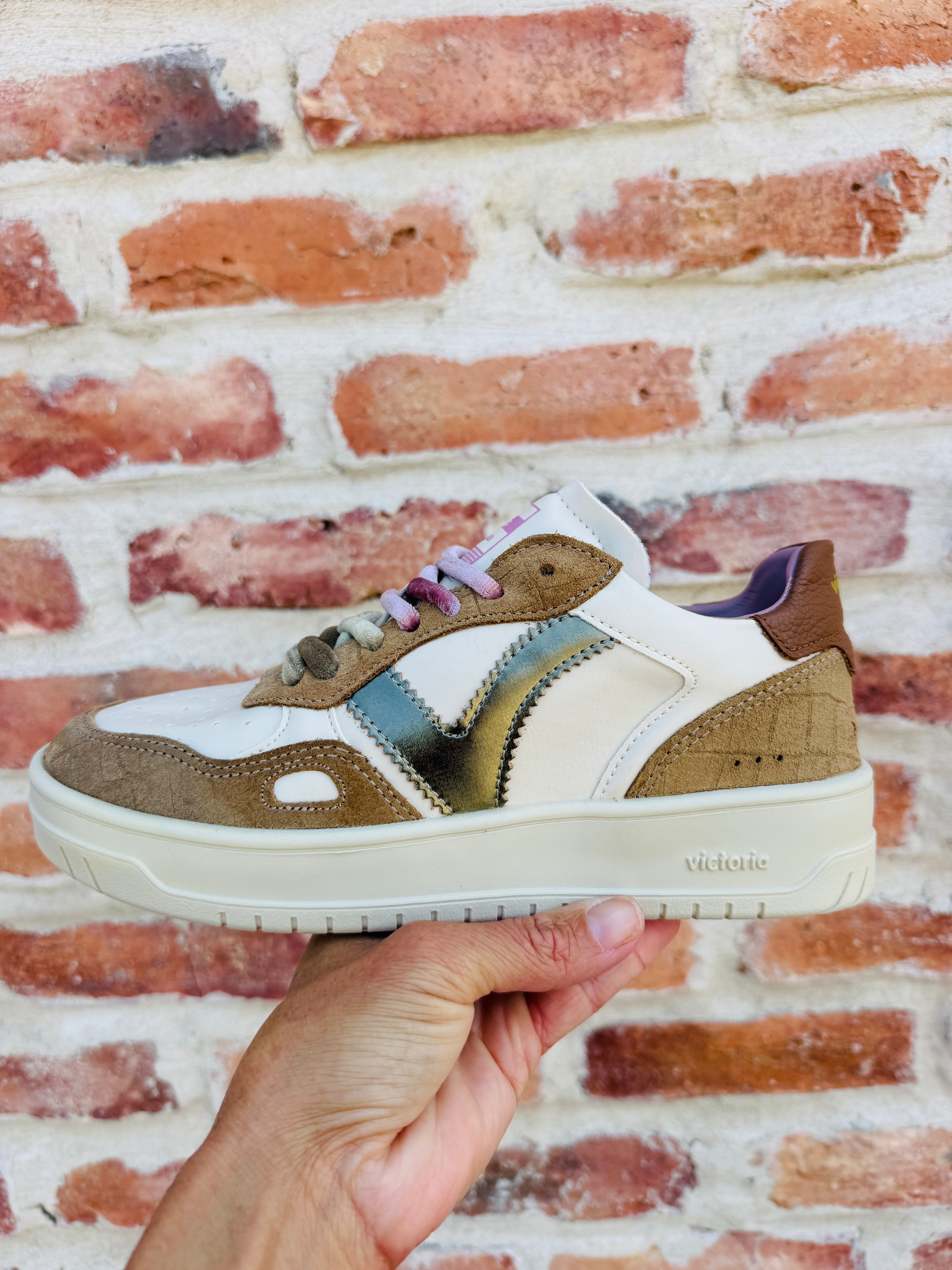 Seul Tennis Shoe