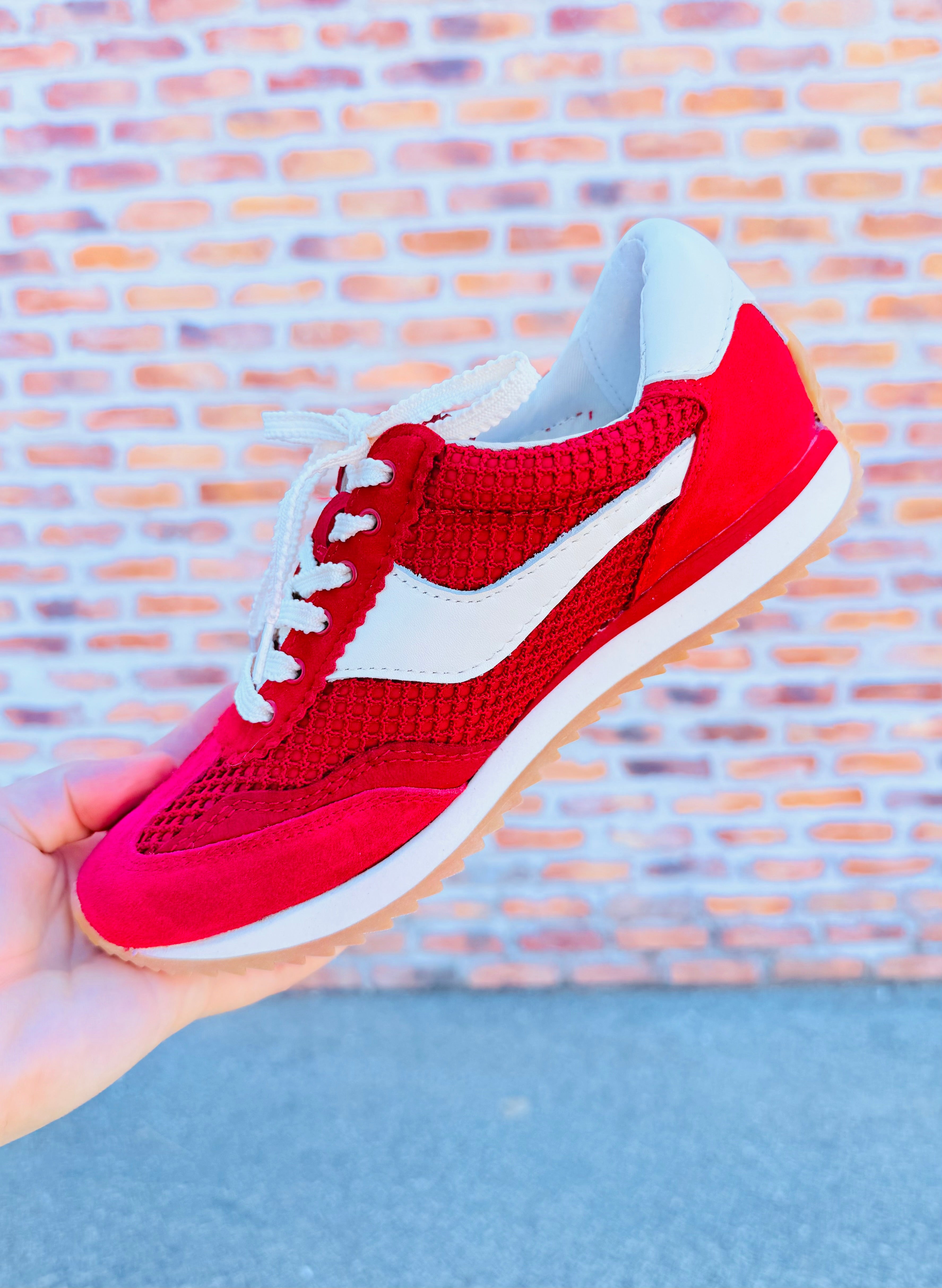 B Noticed Mesh Woven Sneaker