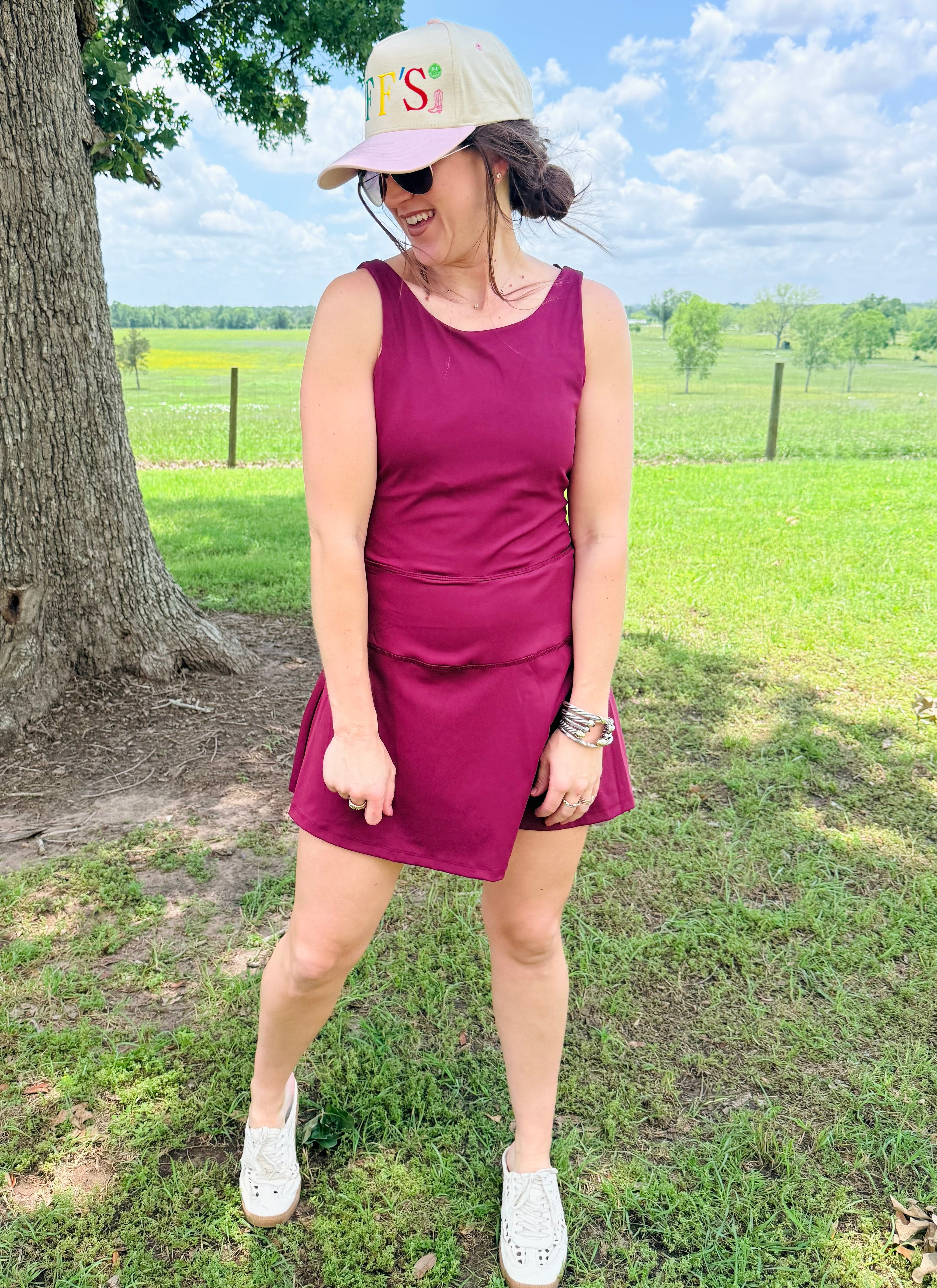 Solid V-back Scallop Kourt Dres
