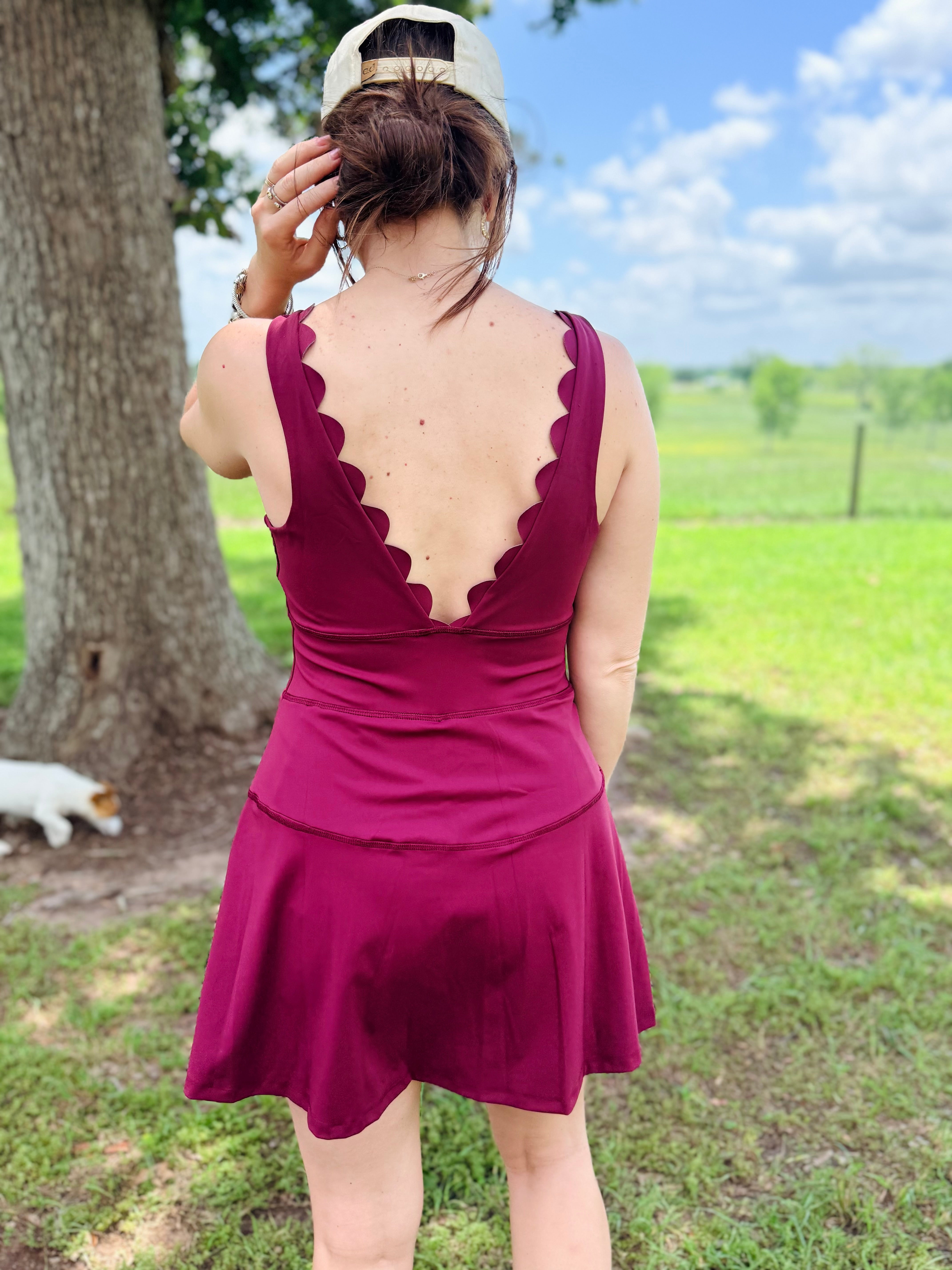 Solid V-back Scallop Kourt Dres