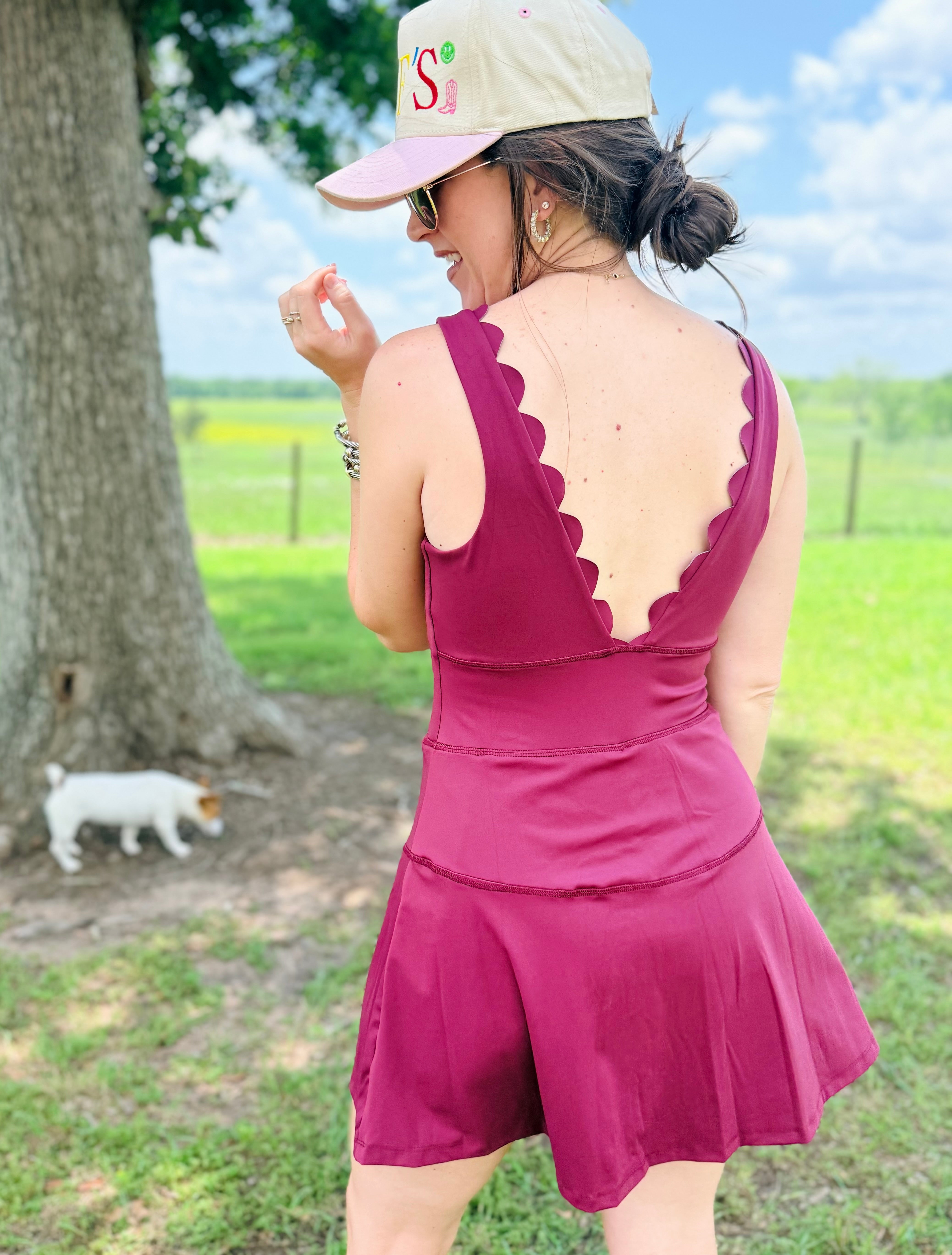 Solid V-back Scallop Kourt Dres
