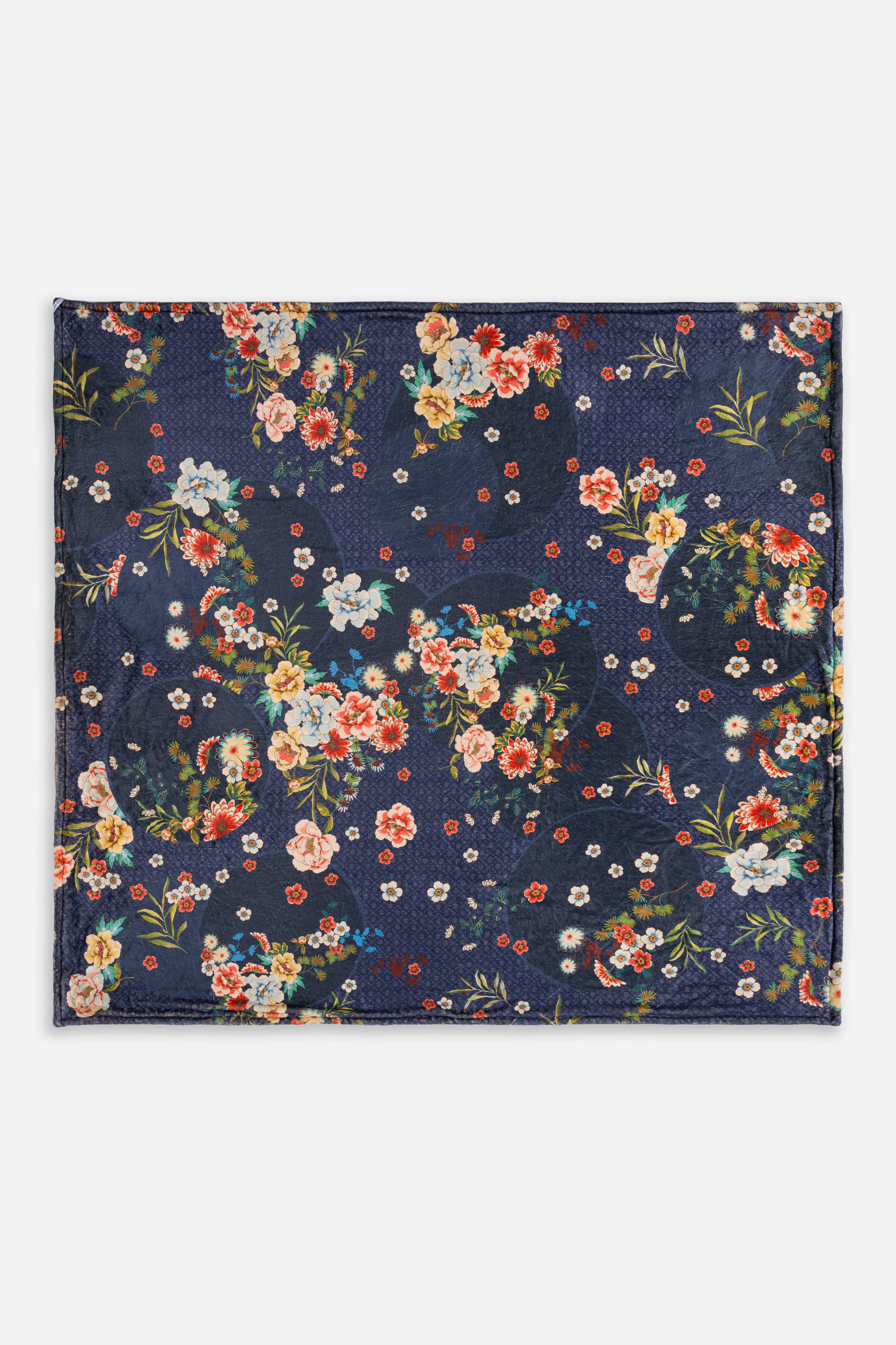 Travel Blanket - Advestia