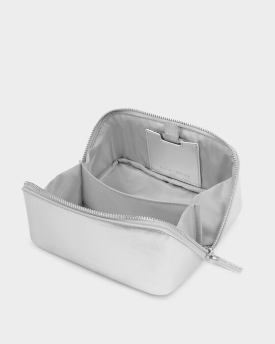 Fold-Out Washbag