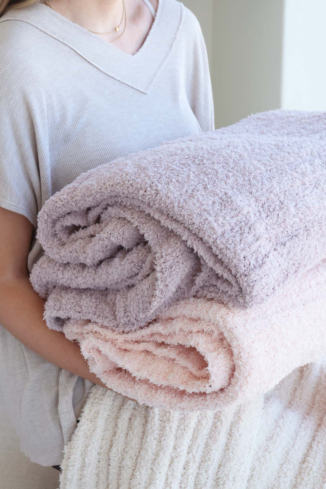 Cuddlelane Luxe Blanket